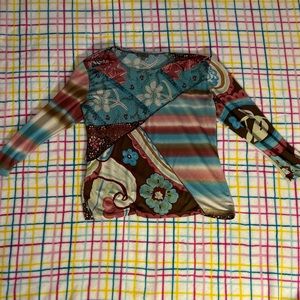 CAIA SIZE LARGE SHIRT SO CUTE FOR THE SPRING